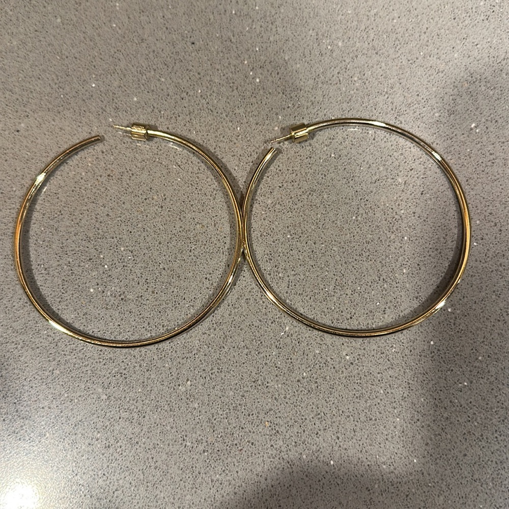Jennifer Fisher 2.5in thread hoop Gold Plated